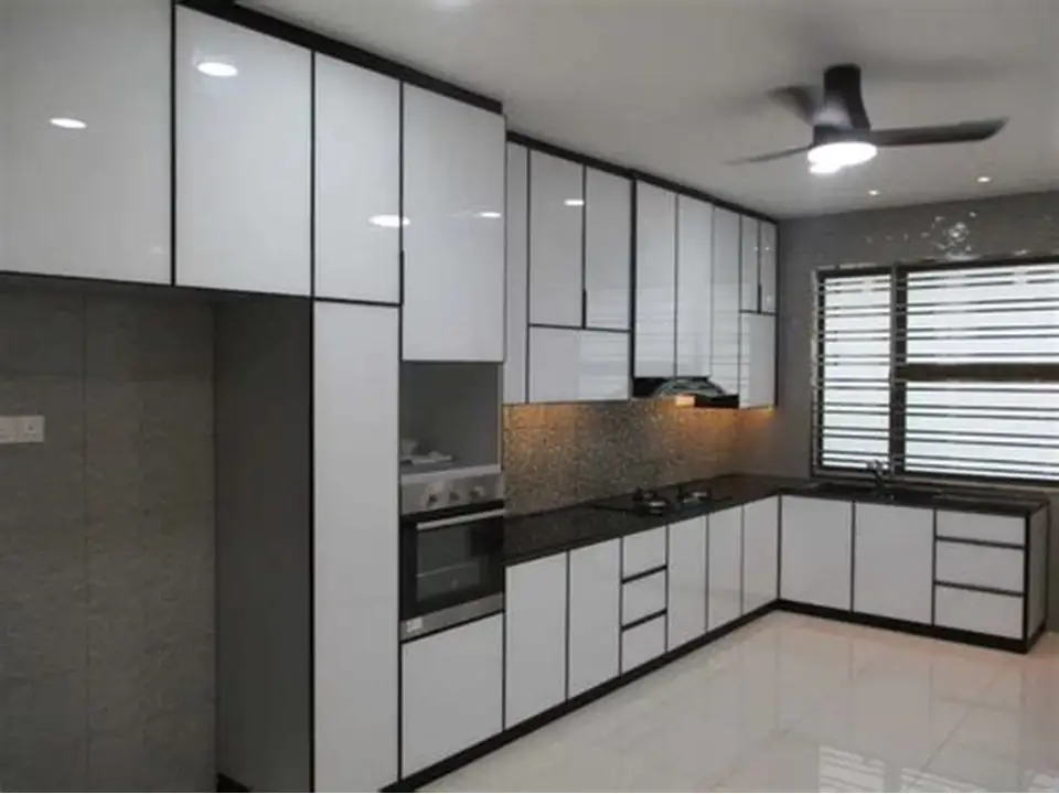 Glass & Aluminium Doors