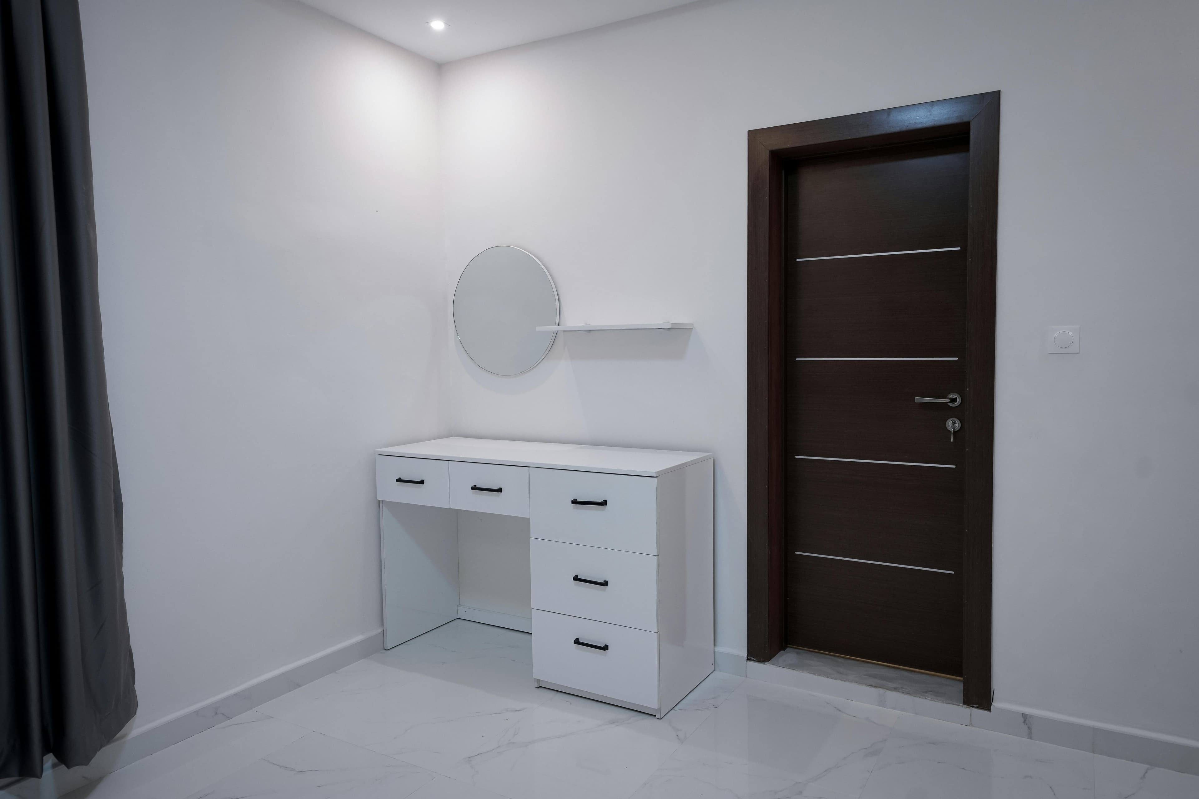 Sliding Doors Banner
